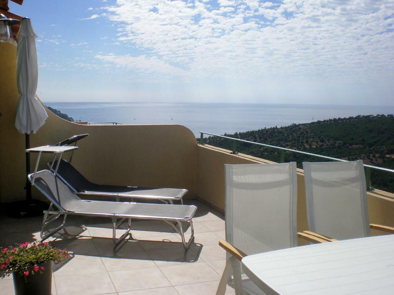 Holiday Home Le Belvédère Cavalaire-sur-Mer Kültér fotó